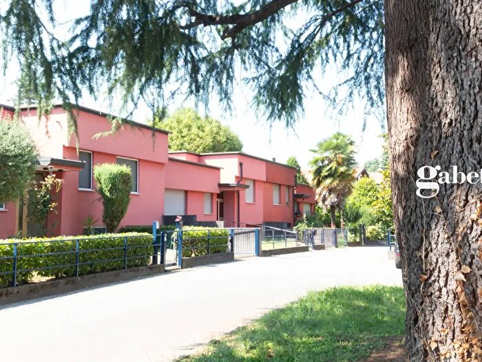 Casa trilocale in vendita in Via Donatori del Sangue c, Cernusco Lombardone