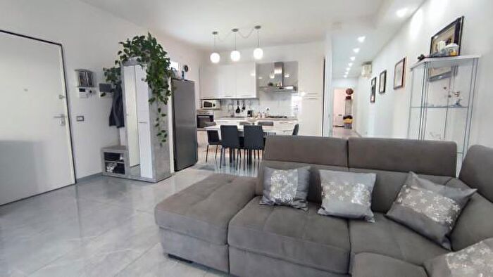 Casa trilocale in vendita in Via Giacomo Matteotti, Mariano Comense