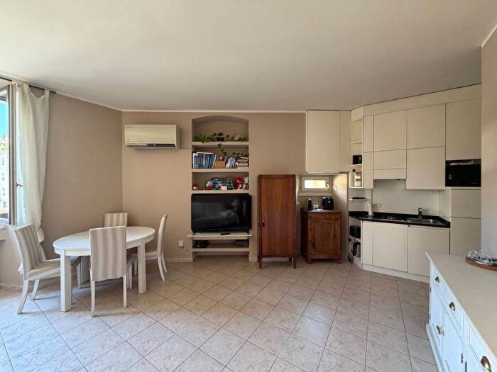 Appartamento bilocale in affitto in Via Serviliano Lattuada, Porta Romana Medaglie dOro, Milano