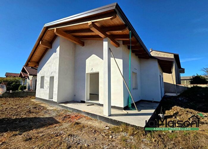 Casa con 5 locali in vendita in Via Bussolata, Mazze