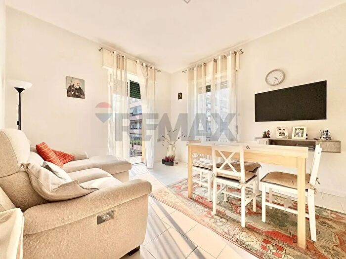 Appartamento trilocale in vendita in Via Palestro, Verbania