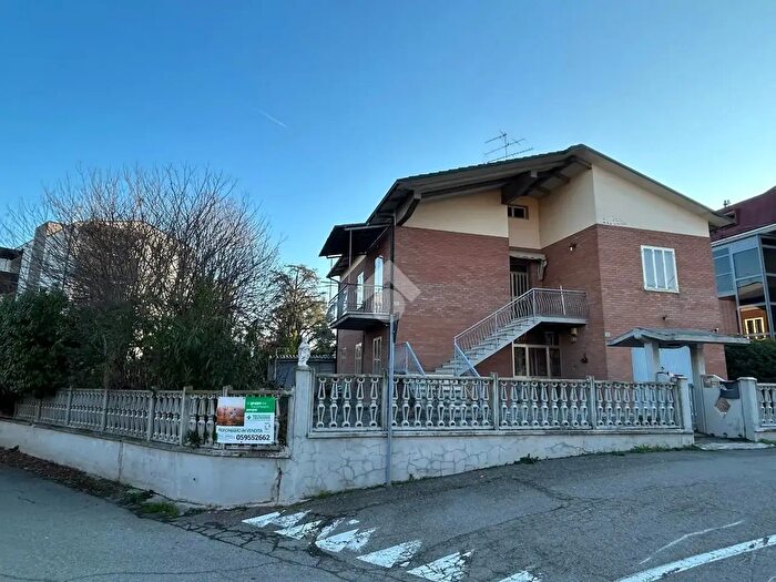 Casa con 5 locali in vendita in Via a Grandi, Castelnuovo Rangone
