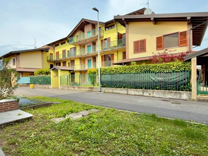 Appartamento trilocale in vendita in Via Padre Teodoro Alfieri, Torre Pallavicina