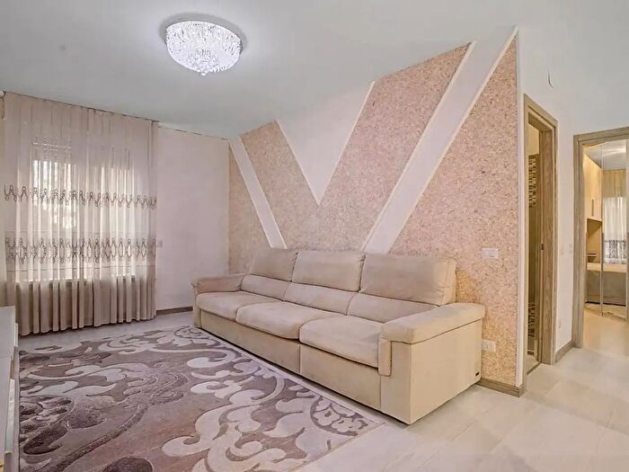 Appartamento con 6 locali in vendita in Via Bainsizza, Varese
