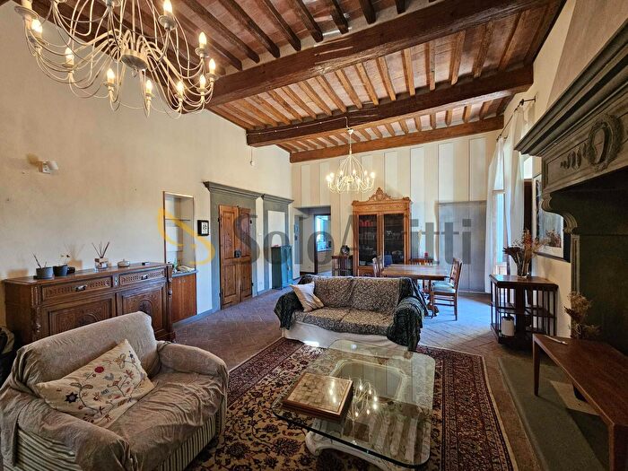 Appartamento con 6 locali in affitto in Via Francesco Guicciardini, San Miniato