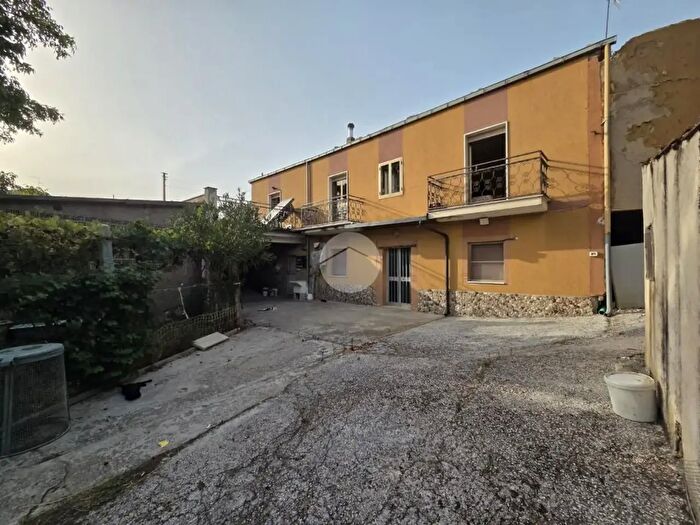 Casa quadrilocale in vendita in Contrada Polese, Campobasso