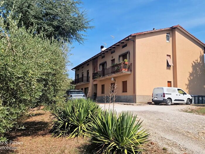 Appartamento con 9 locali in vendita in Via delle Capannacce, Perugia