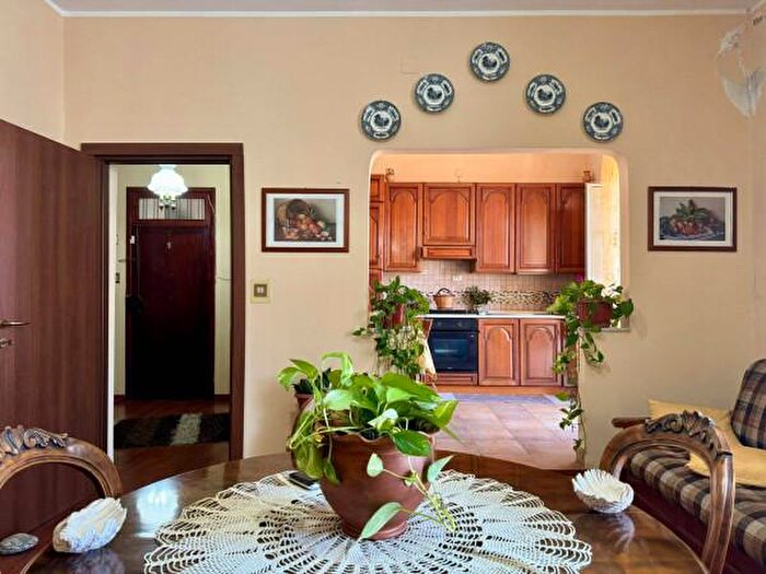 Appartamento trilocale in vendita in Piazza Francesco Perdichizzi, Milazzo