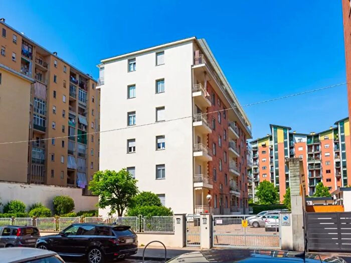 Appartamento quadrilocale in vendita in Via Stelvio, Torino