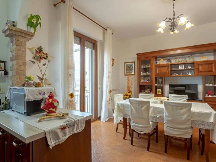 Appartamento quadrilocale in vendita in Via San Paolo, Campi Bisenzio