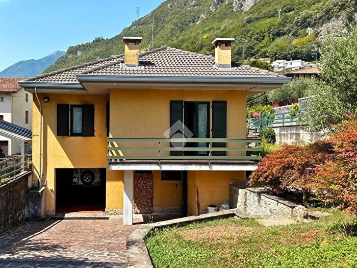 Casa trilocale in vendita in Vicolo del Sole, Darfo Boario Terme