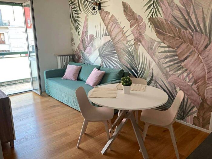 Appartamento bilocale in affitto in Alzaia Naviglio Grande, Navigli Darsena, Milano