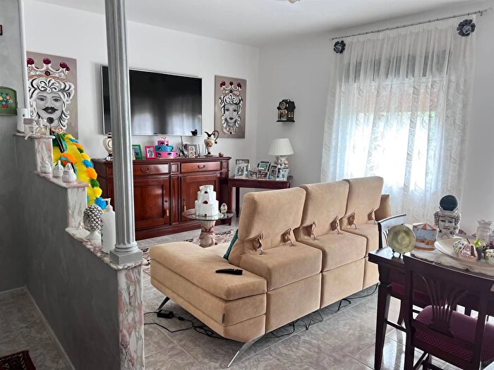 Appartamento con 5 locali in vendita in Località FoggiaCarbone Sciacca, Sciacca