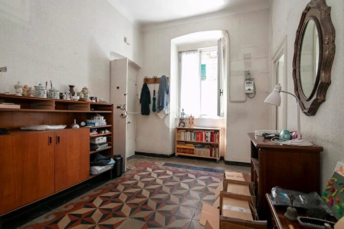 Appartamento quadrilocale in vendita in Via Ponterotto, Genova