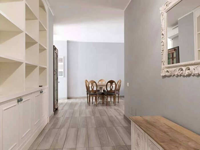 Appartamento trilocale in affitto in Piazza Napoli, Milano