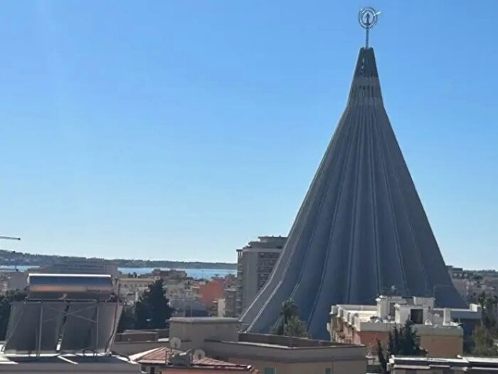 Appartamento con 5 locali in vendita in Via San Sebastiano, Siracusa