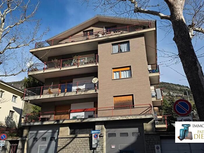 Appartamento trilocale in vendita in Via Saint Martin De Corléans, Aosta