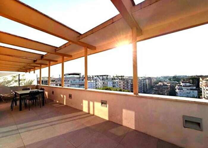 Appartamento trilocale in vendita in Via Valle Scrivia, Roma