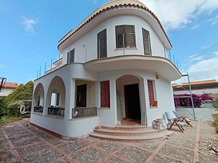 Casa con 9 locali in vendita in Contrada Stazzone Snc, Casteldaccia