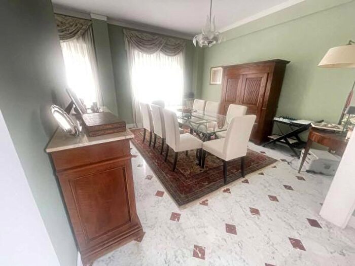 Appartamento con 6 locali in vendita in Viale Quartara, Genova