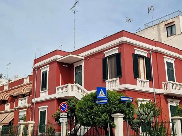 Appartamento trilocale in affitto in Via Th Novembre, Brindisi