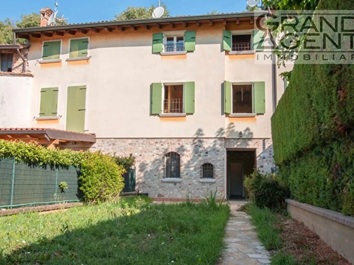 Casa con 6 locali in vendita in Baccoli di Sopra, Peschiera Del Garda