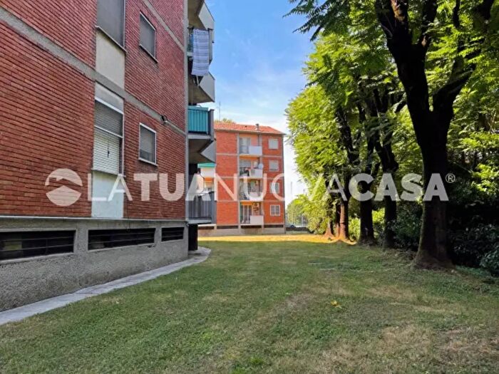 Appartamento quadrilocale in vendita in Via Guglielmo Marconi, Binasco