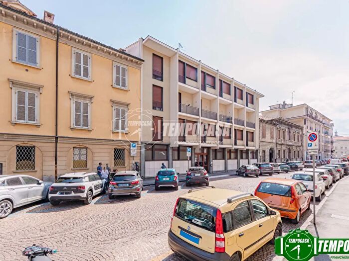 Appartamento bilocale in vendita in Via Giovanni Plana, Voghera