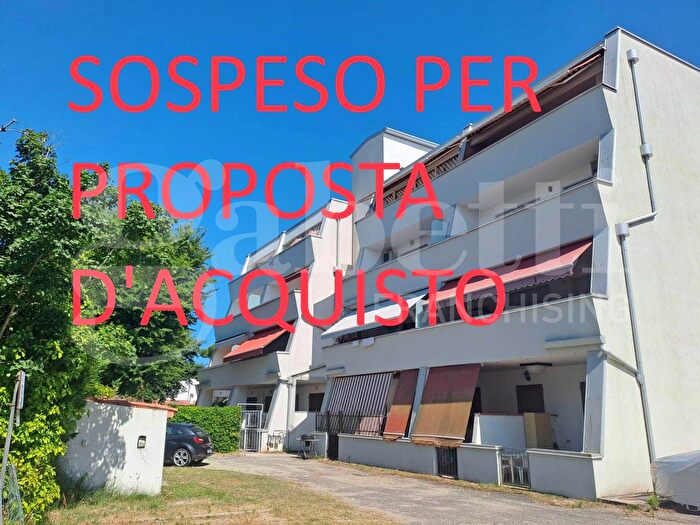 Appartamento trilocale in vendita in Via Carracci, Comacchio