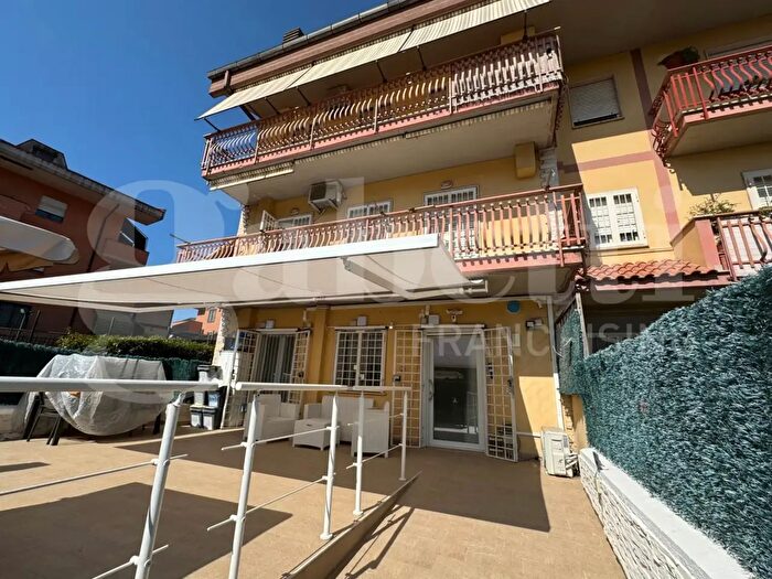 Appartamento trilocale in vendita in Via Luigi Settembrini, Marino