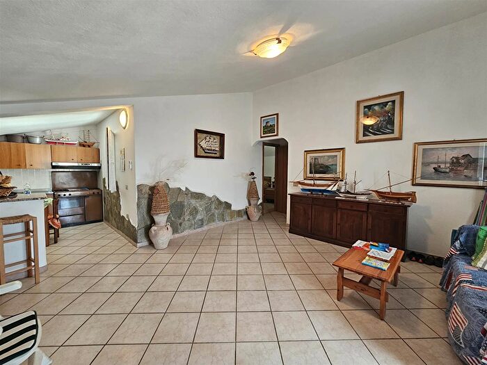 Appartamento trilocale in vendita in Calasetta