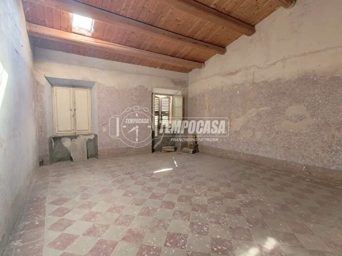 Casa con 5 locali in vendita in Castelfidardo