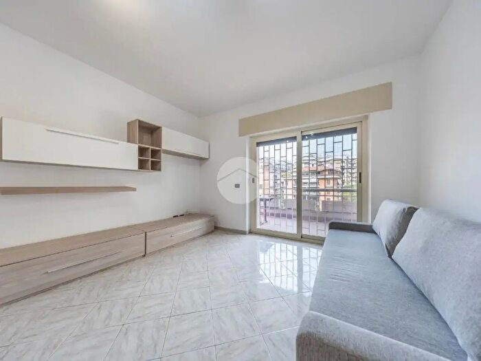 Appartamento bilocale in vendita in Via Pietro Cartoni, Roma