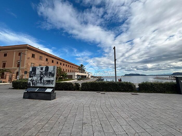 Appartamento quadrilocale in vendita in Via Tiro a Segno, Palermo