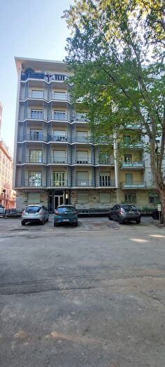 Appartamento con 8 locali in vendita in Via Rosselli, Asti