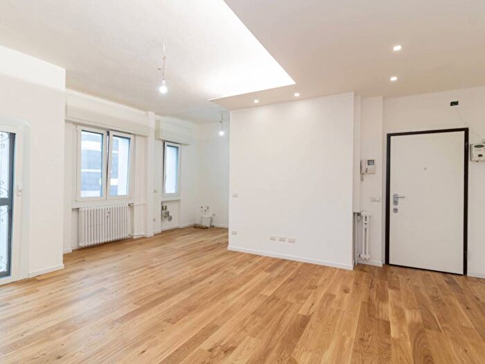 Appartamento trilocale in vendita in Via Luigi Soderini, Napoli Soderini, Milano