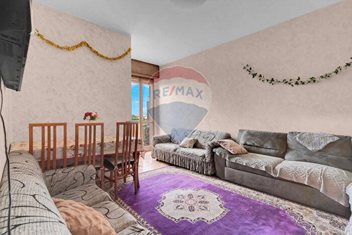 Appartamento trilocale in vendita in Via Trento, Bollate