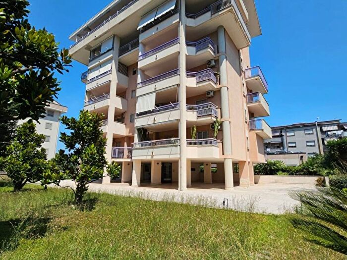 Appartamento trilocale in affitto in Via Tito Maccio Plauto, Aversa