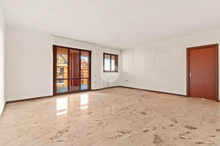 Appartamento trilocale in vendita in Via Giuseppe Tomaselli, Milano