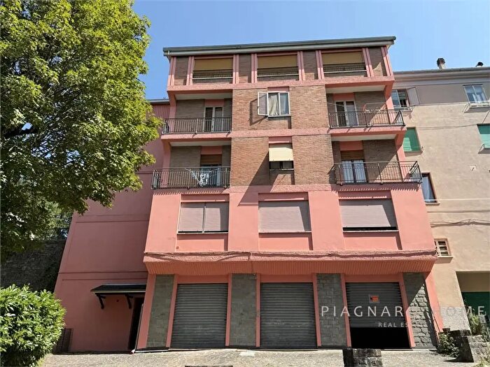 Appartamento trilocale in vendita in Via Pietro Silva, Berceto