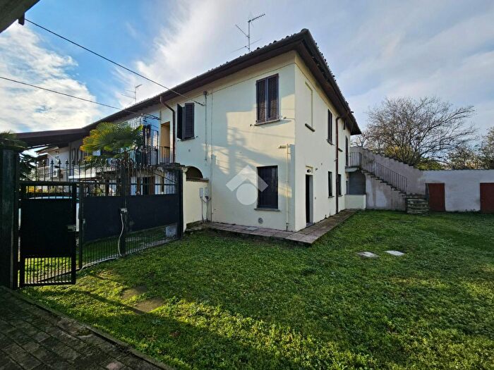 Appartamento bilocale in vendita in Via Cassolnovo, Abbiategrasso