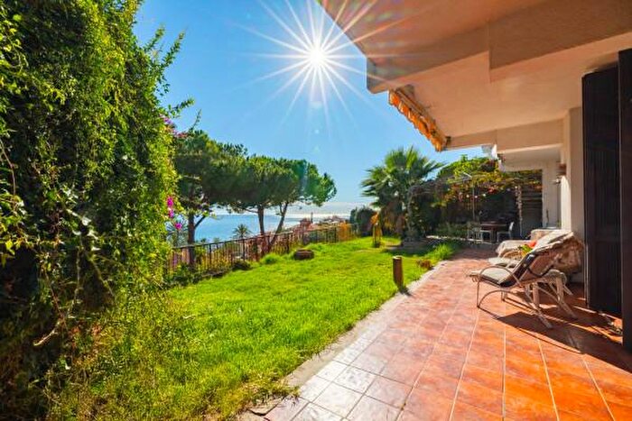 Appartamento quadrilocale in vendita in Via dei Colli, Bordighera