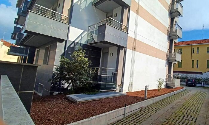 Appartamento con 5 locali in vendita in Via Piave Bra, Bra