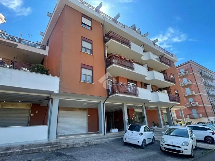 Appartamento quadrilocale in vendita in Via S Rocco, Bastia Umbra