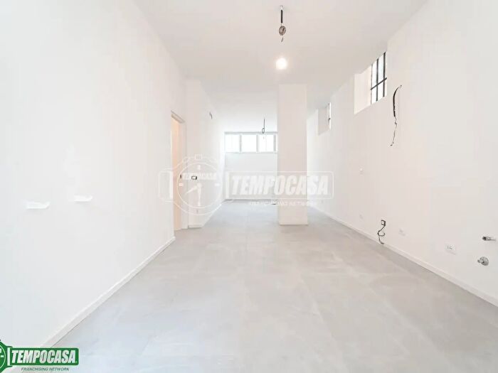 Appartamento trilocale in vendita in Via Paolo Girolamo Biumi, Milano