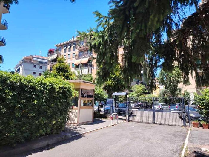 Appartamento trilocale in affitto in Via Luchino dal Verme, Pigneto, Roma