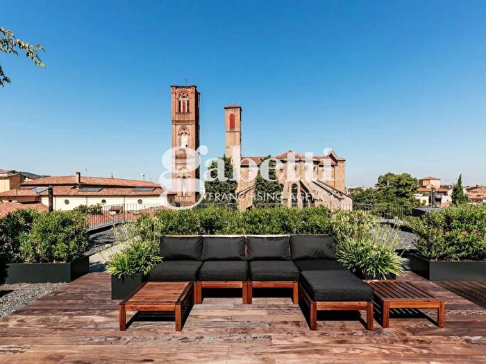 Appartamento con 5 locali in affitto in Piazza Malpighi, Centro Storico, Bologna