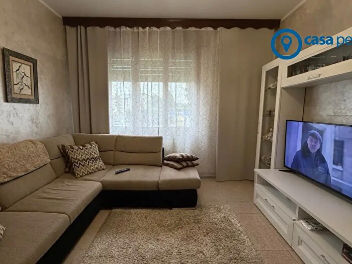 Appartamento trilocale in vendita in Via dellArtigianato, Rovigo