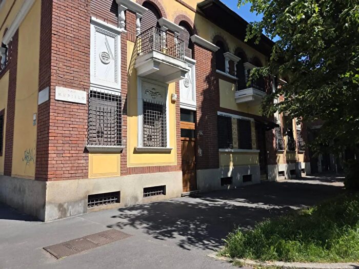 Appartamento con 5 locali in vendita in Viale Murillo, Milano