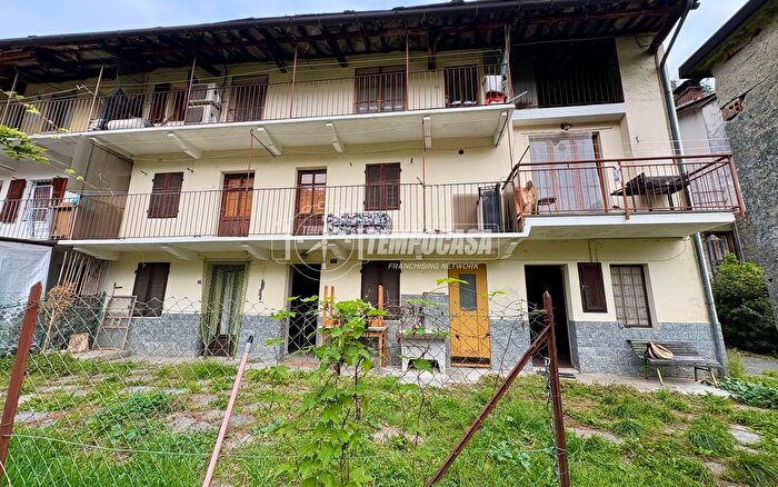 Appartamento con 7 locali in vendita in Via Sertorio, Coazze